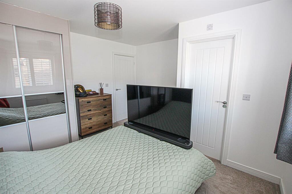 Additional image 15 of King James Close, Fordham