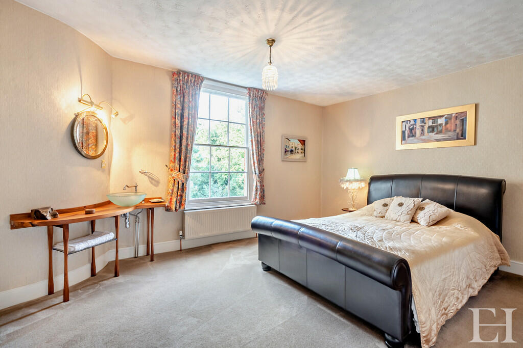 Additional image 21 of Sturmer