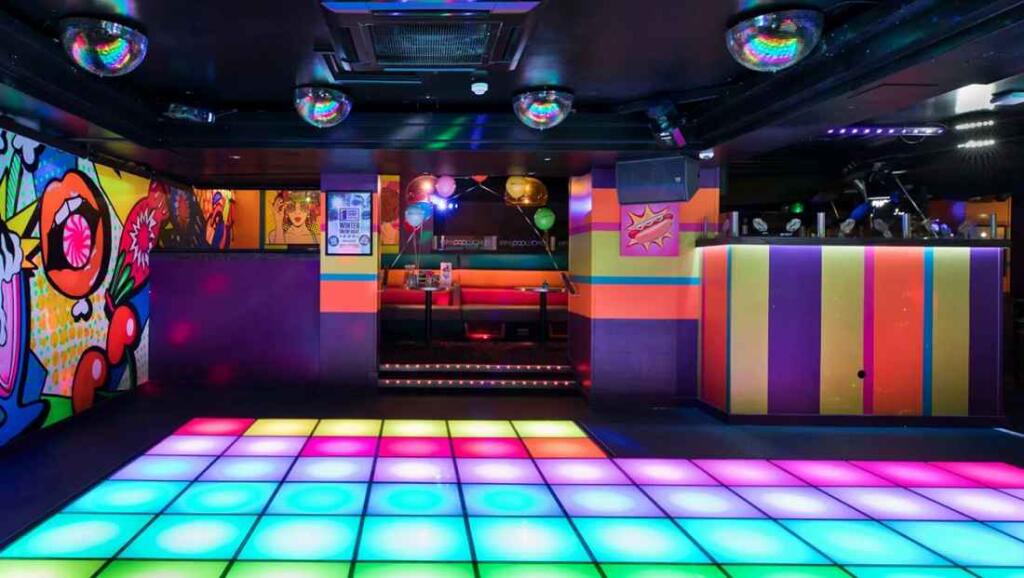 Additional image 6 of M-528642 - Popworld Zinc, 12 Market Place, Redditch B98 8AA