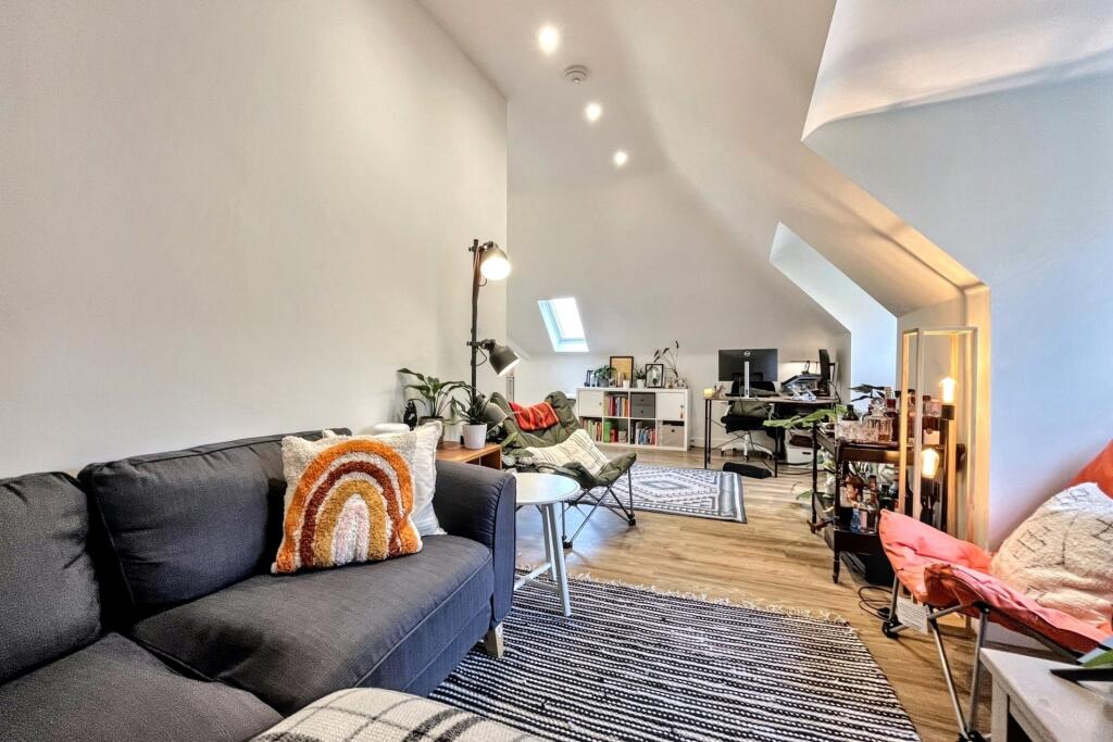 Additional image 6 of Broadstone