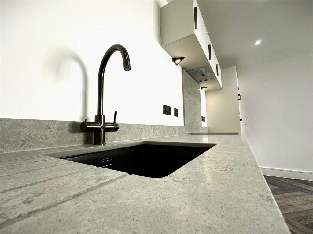 Additional image 4 of Park Place, Cardiff, CF10