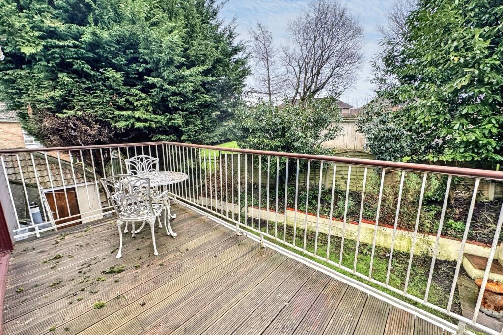 Additional image 13 of Kinson