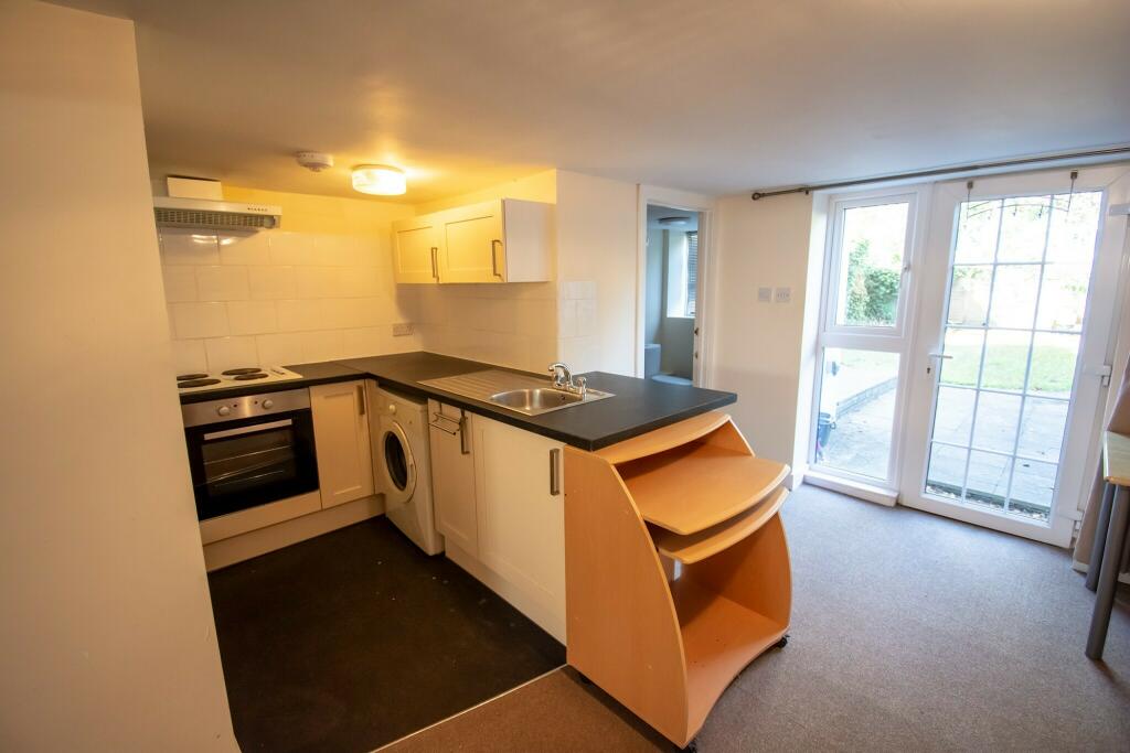 Additional image 5 of Student studio on Elmes Road