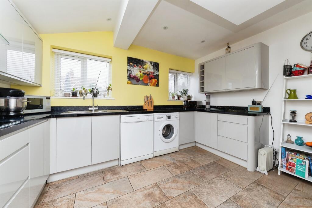 Additional image 5 of Cecil Crescent, Hatfield