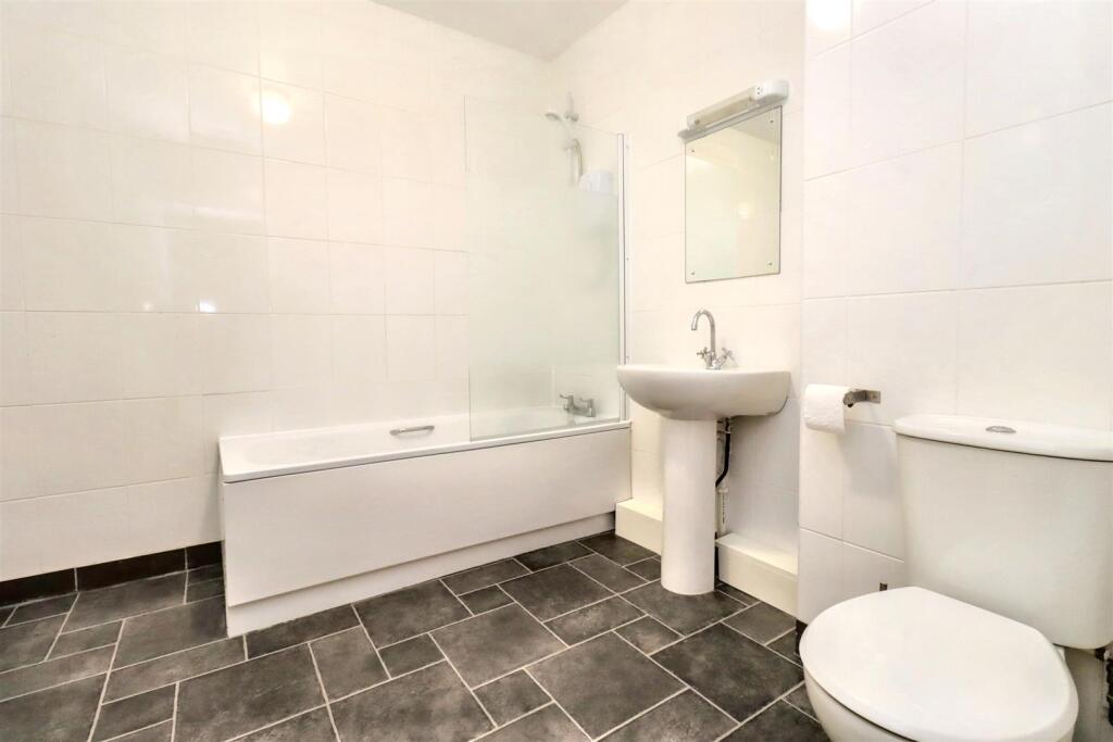 Additional image 6 of Garden apartment on Clevedon Seafront