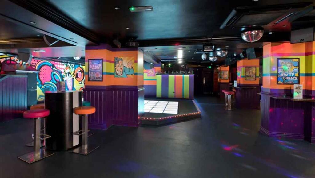 Additional image 4 of M-528642 - Popworld Zinc, 12 Market Place, Redditch B98 8AA