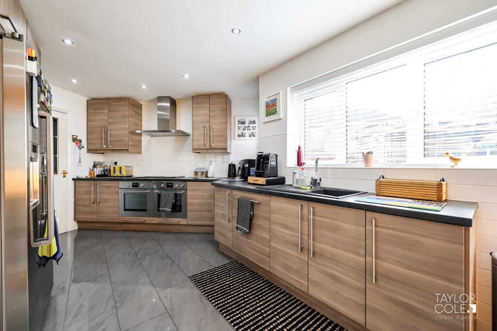 Additional image 10 of School Walk, Tamworth