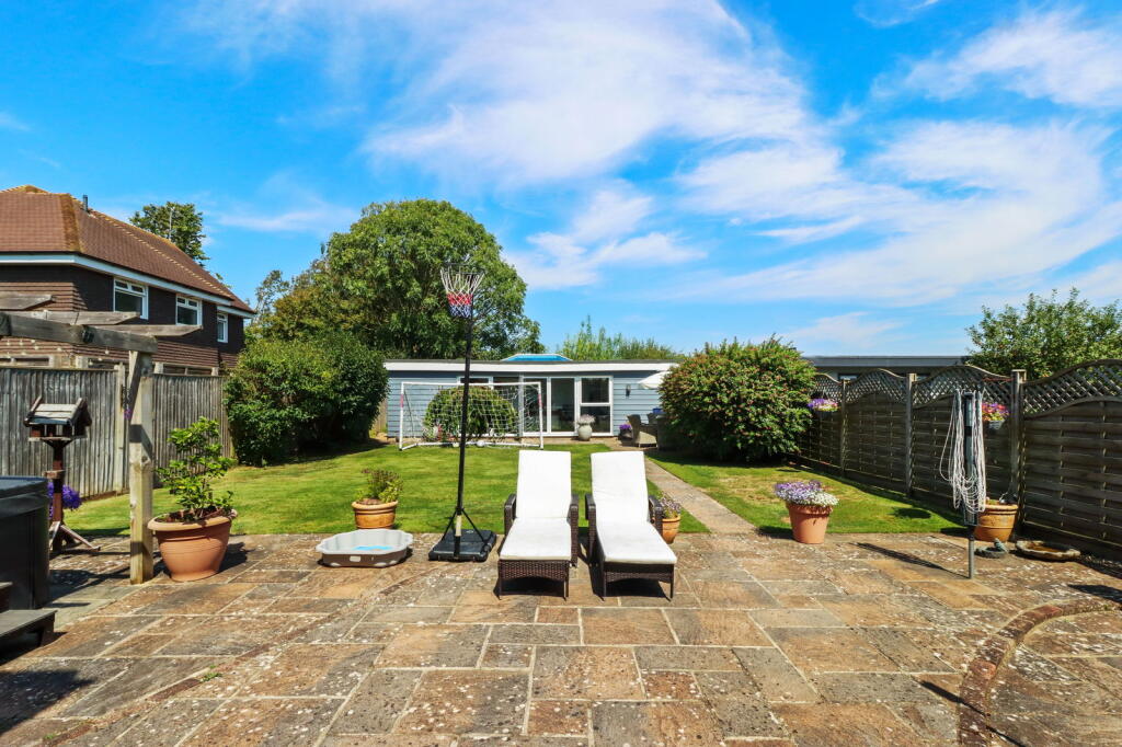 Additional image 41 of Stuart Avenue, Eastbourne, BN21 1UR