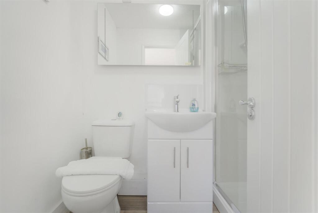 Additional image 25 of Spring Hill, Worle Hillside - DETACHED BUNGALOW WITH ANNEX