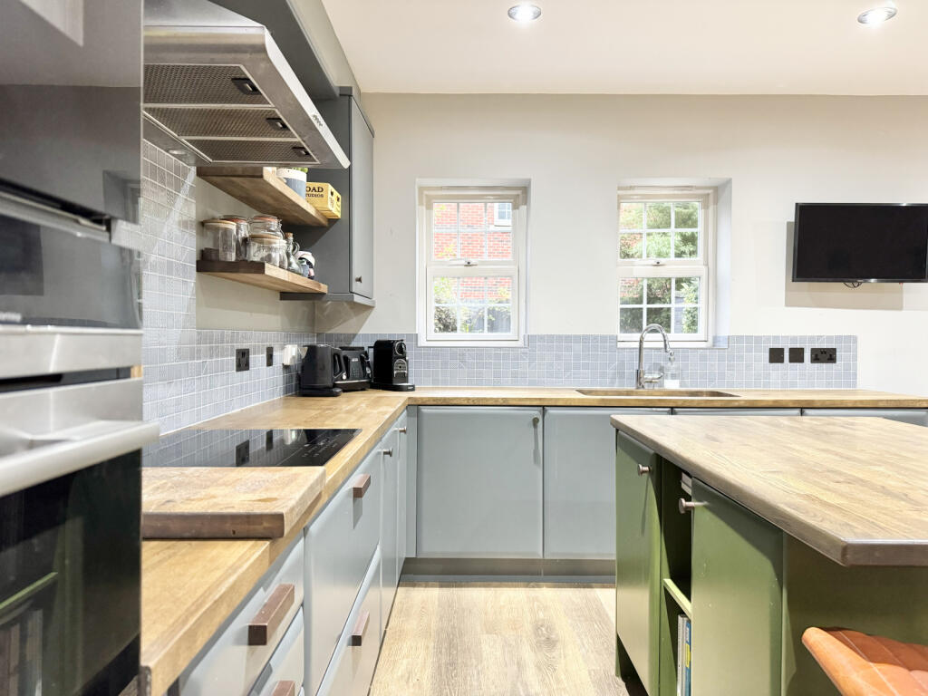 Additional image 7 of Azalea Close, Napsbury Park, St. Albans