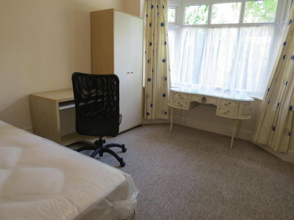 Additional image 4 of 4 bedroom Detached House in Redhill