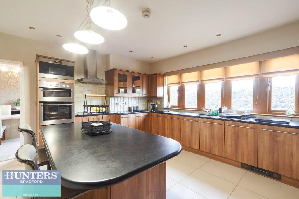 Additional image 12 of Stonelea, Whinney Hill, Bradford, BD4 8LU