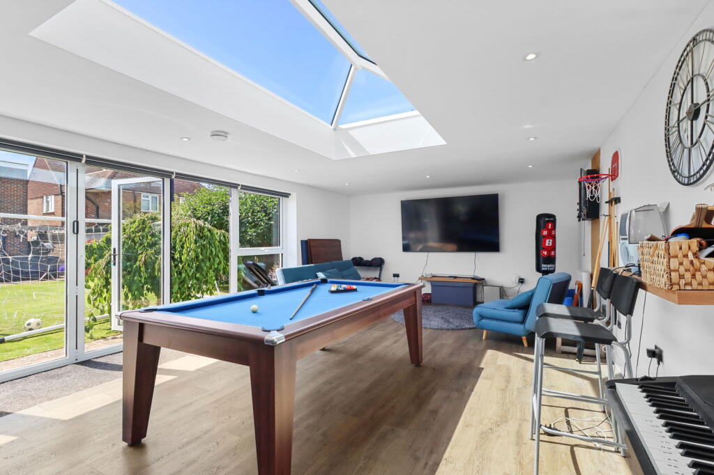 Additional image 35 of Stuart Avenue, Eastbourne, BN21 1UR