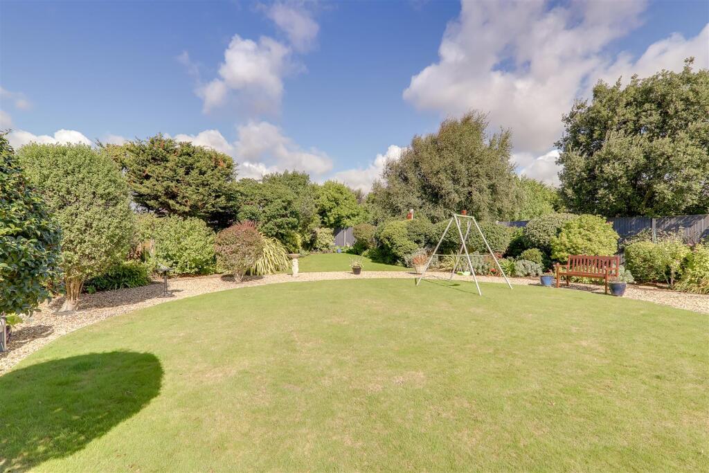 Additional image 24 of Alinora Crescent, Goring-By-Sea, Worthing