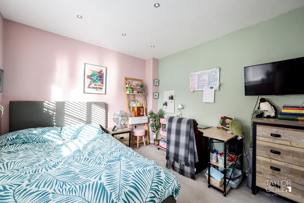 Additional image 24 of School Walk, Tamworth