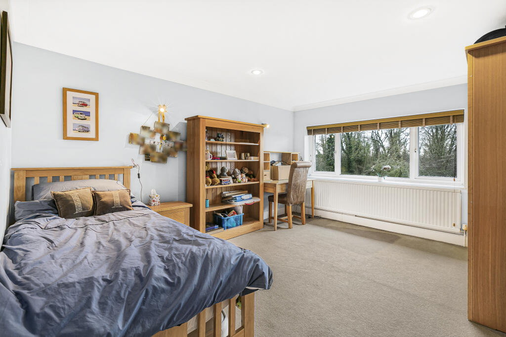 Additional image 17 of The Grove, Brookmans Park, AL9 7RN