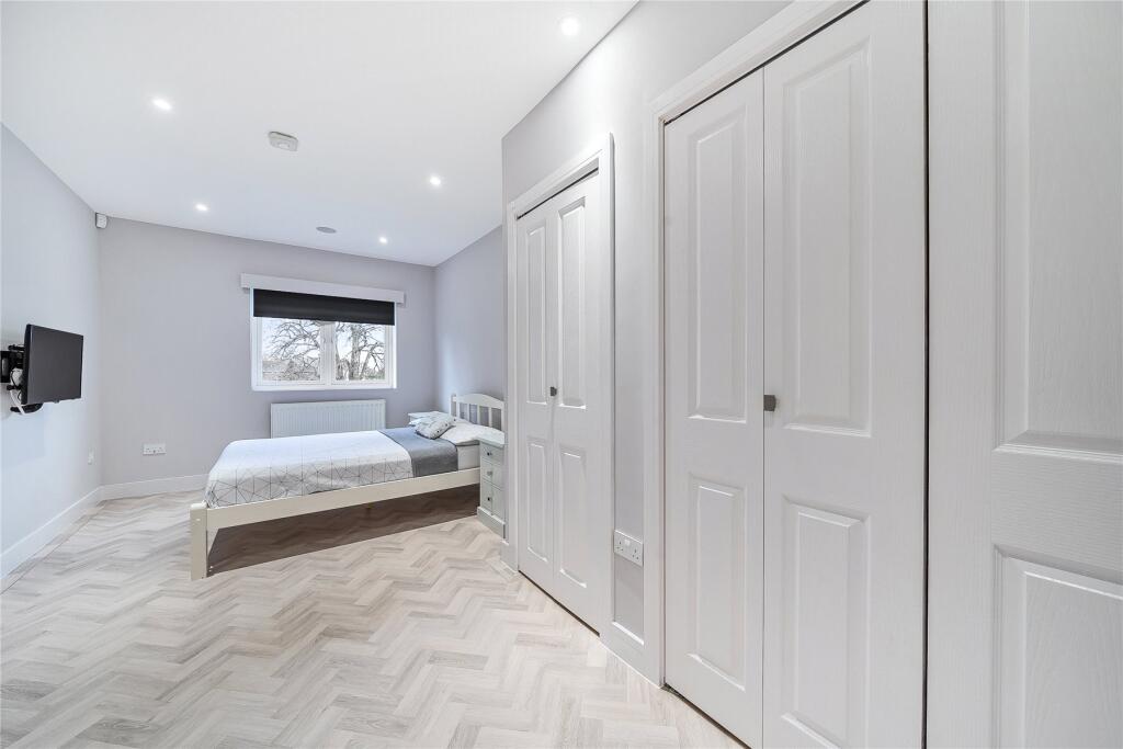 Additional image 18 of Hollydale Drive, Bromley