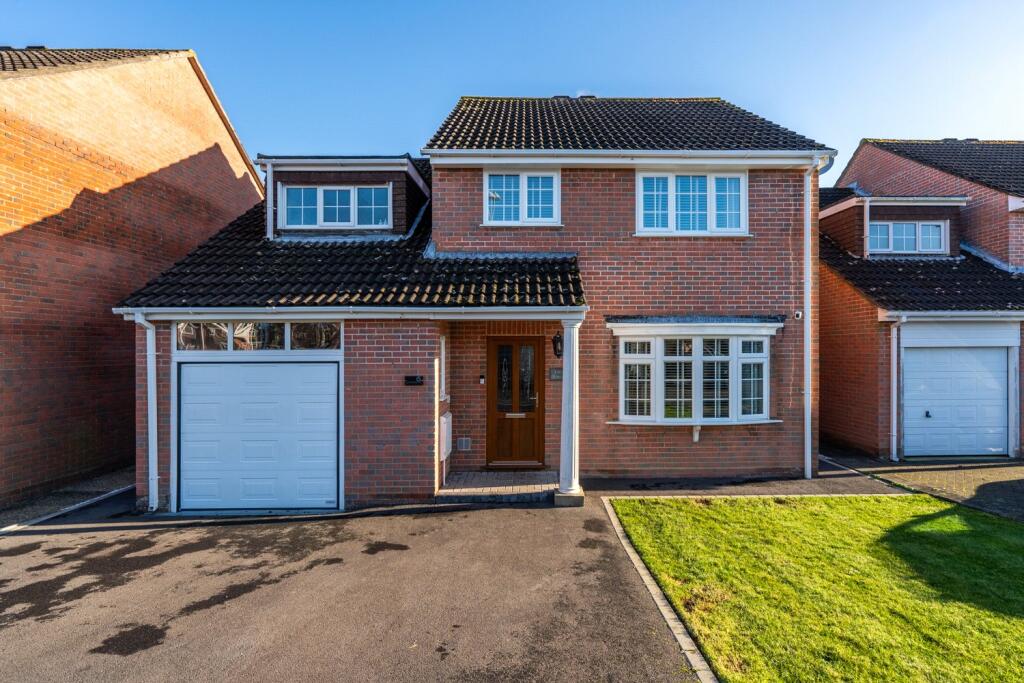 Weavers Close, West Moors, Ferndown, Dorset, BH22