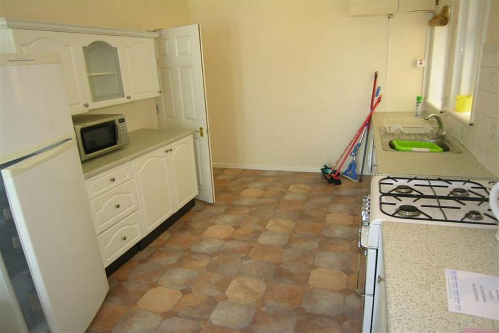 Additional image 2 of 6 bedroom House in Winton