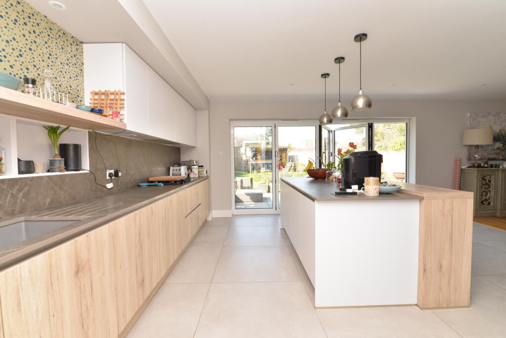 Additional image 23 of Barrs Wood Road, New Milton, Hampshire, BH25