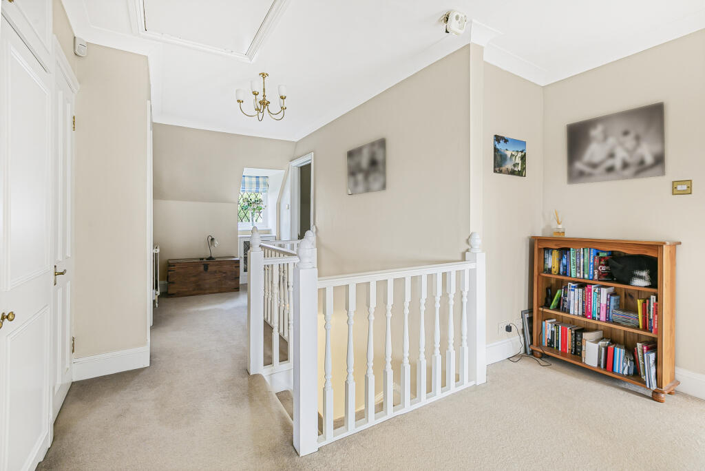 Additional image 11 of The Grove, Brookmans Park, AL9 7RN