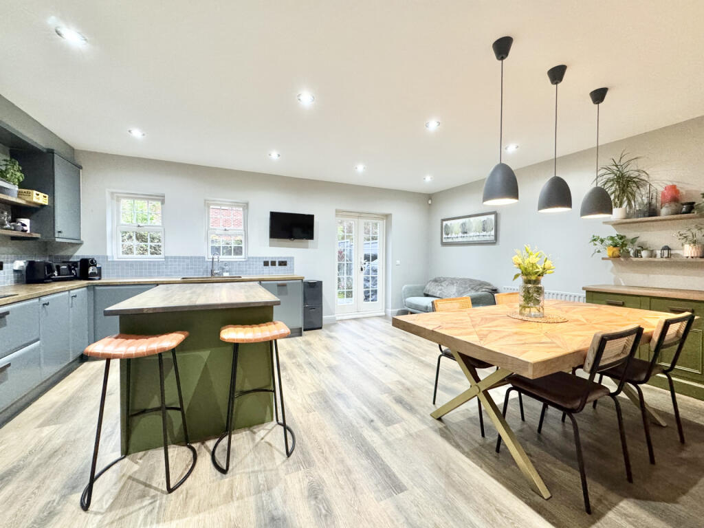 Additional image 4 of Azalea Close, Napsbury Park, St. Albans