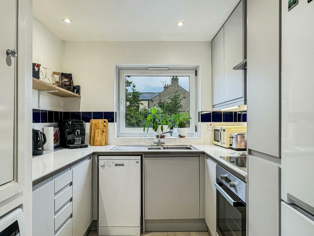 Additional image 3 of Beaulands Close