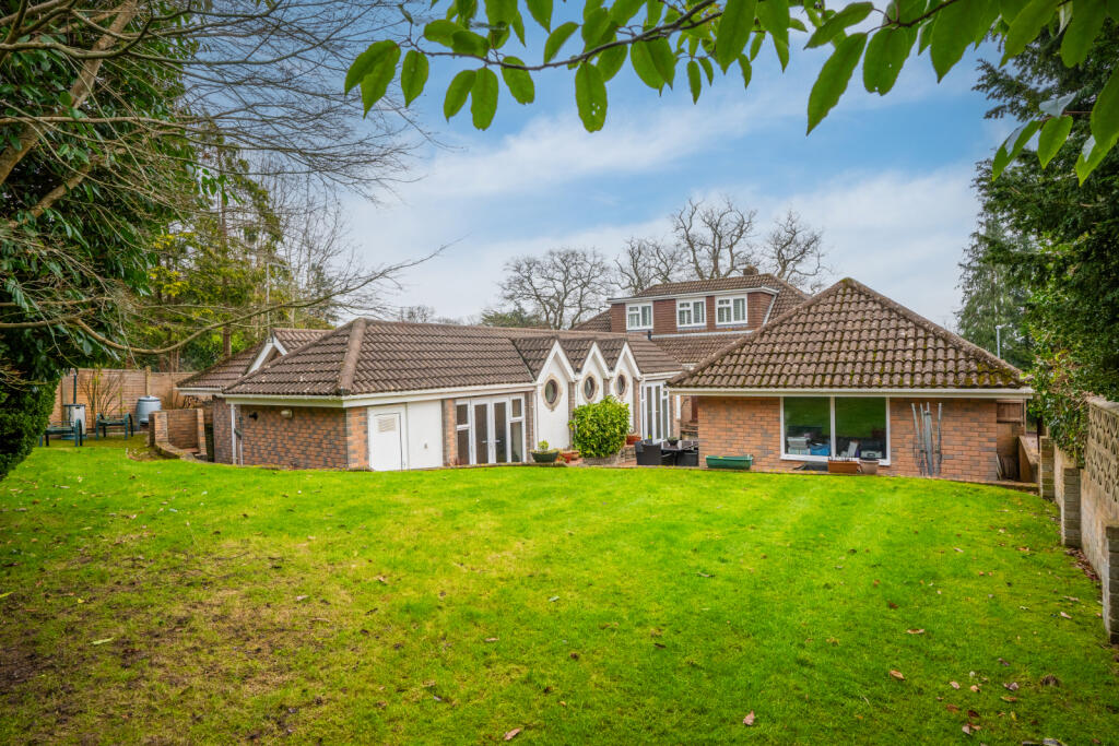 Additional image 30 of Highland View Close, Colehill, Wimborne, Dorset, BH21