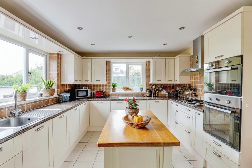 Additional image 5 of Manor Rise, Whitchurch, Cardiff