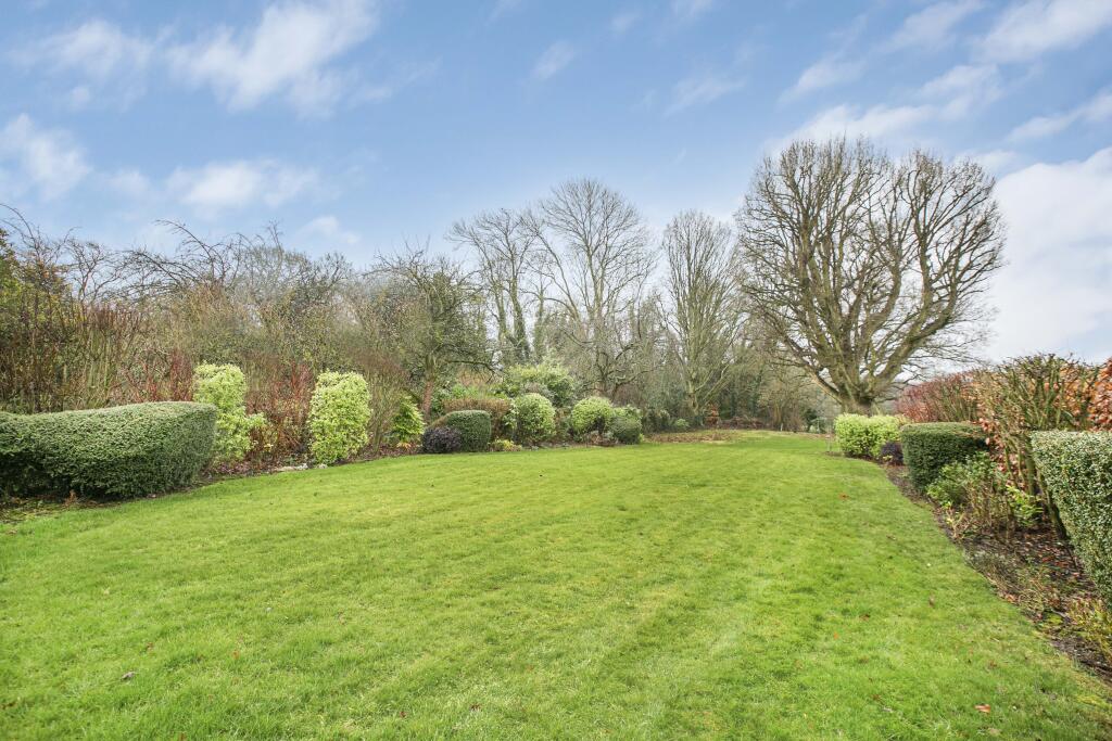 Additional image 24 of The Grove, Brookmans Park, AL9 7RN