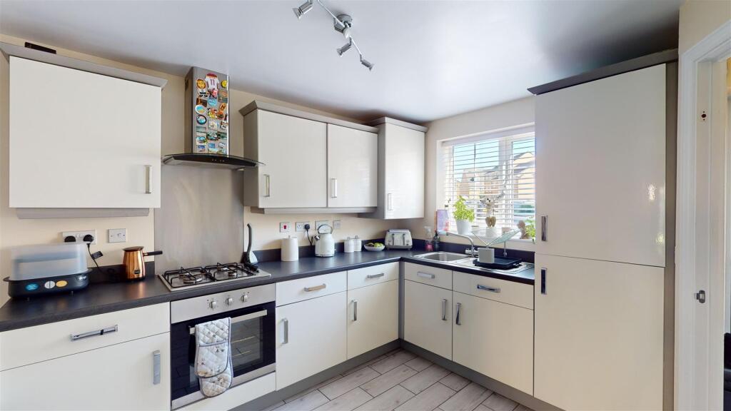 Additional image 16 of The Fairway, Bradford