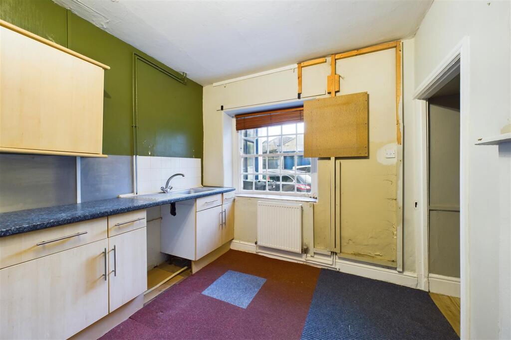 Additional image 6 of RETAIL UNIT | 2 BED MAISONETTE | LARKHALL