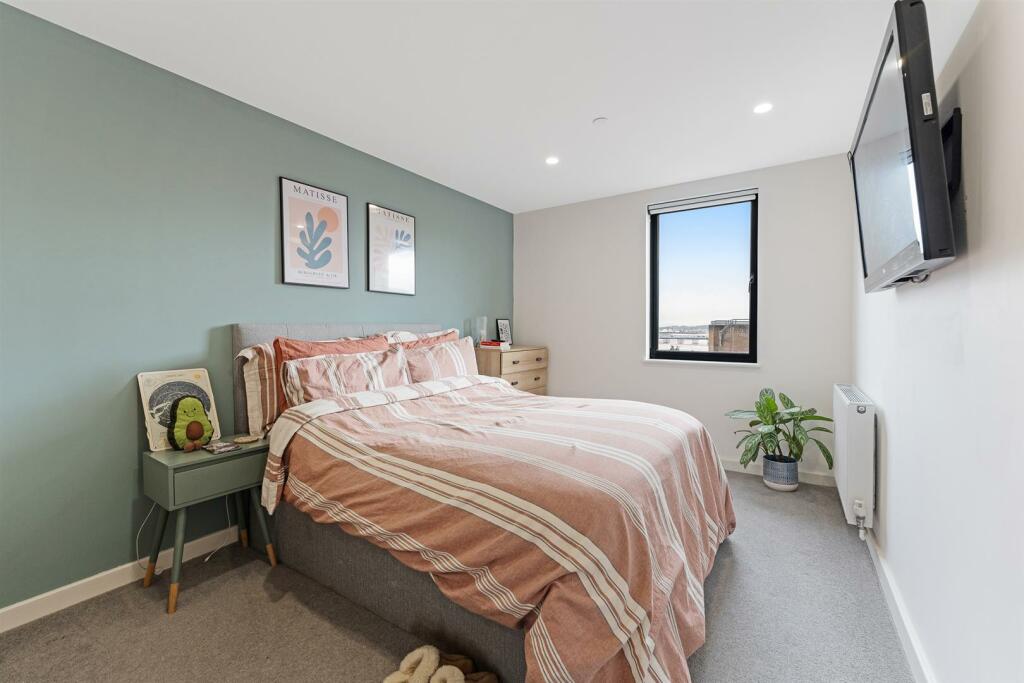 Additional image 7 of The Bayside, Manilla Crescent - PENTHOUSE WITH SEA VIEWS