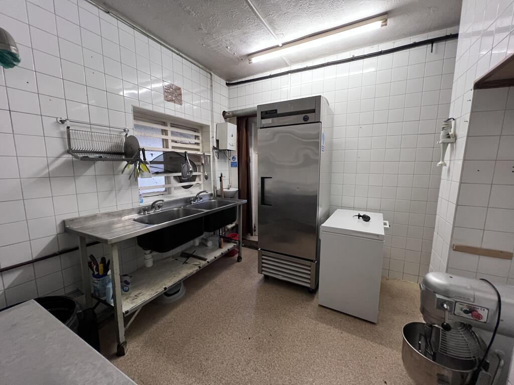 Additional image 5 of 117 Bargates, Christchurch, Dorset, BH23 1QH