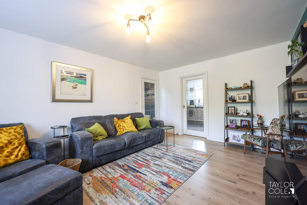 Additional image 5 of School Walk, Tamworth