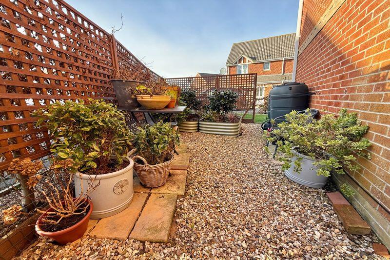 Additional image 15 of Chester Close - 18'9" x 9' LARGE GARAGE