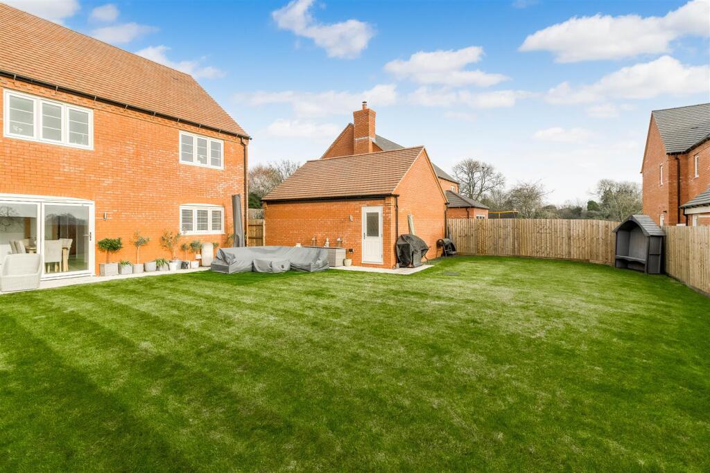 Additional image 38 of Wilson Close, Newton Regis, B79