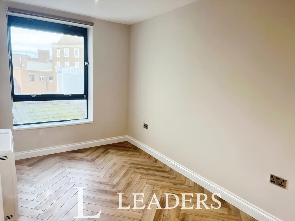 Additional image 5 of Queen Square