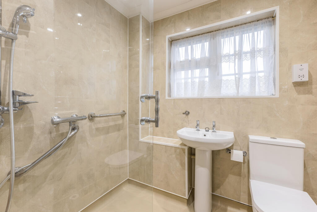 Additional image 6 of Burton Close, Wheathampstead, AL4