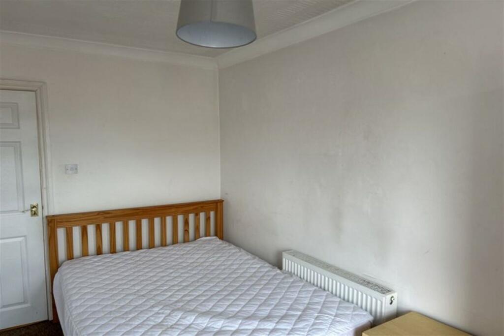 Additional image 11 of 6 bedroom Detached House in Winton