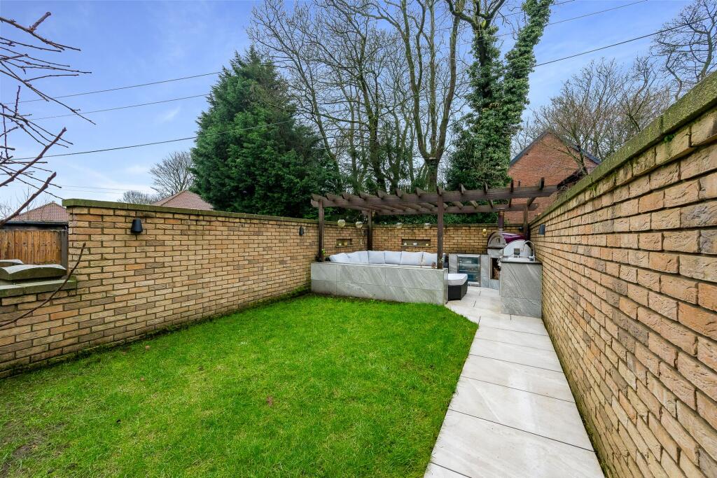 Additional image 45 of Moorview, Moss Bank Way, BL1 3LR – Stunning Home with Roof Terrace, Cinema Room & Outdoor Kitchen