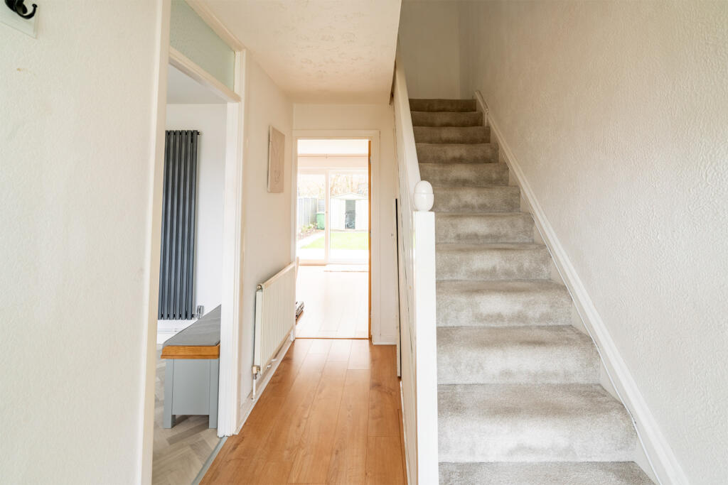 Additional image 2 of Overhill, Pill