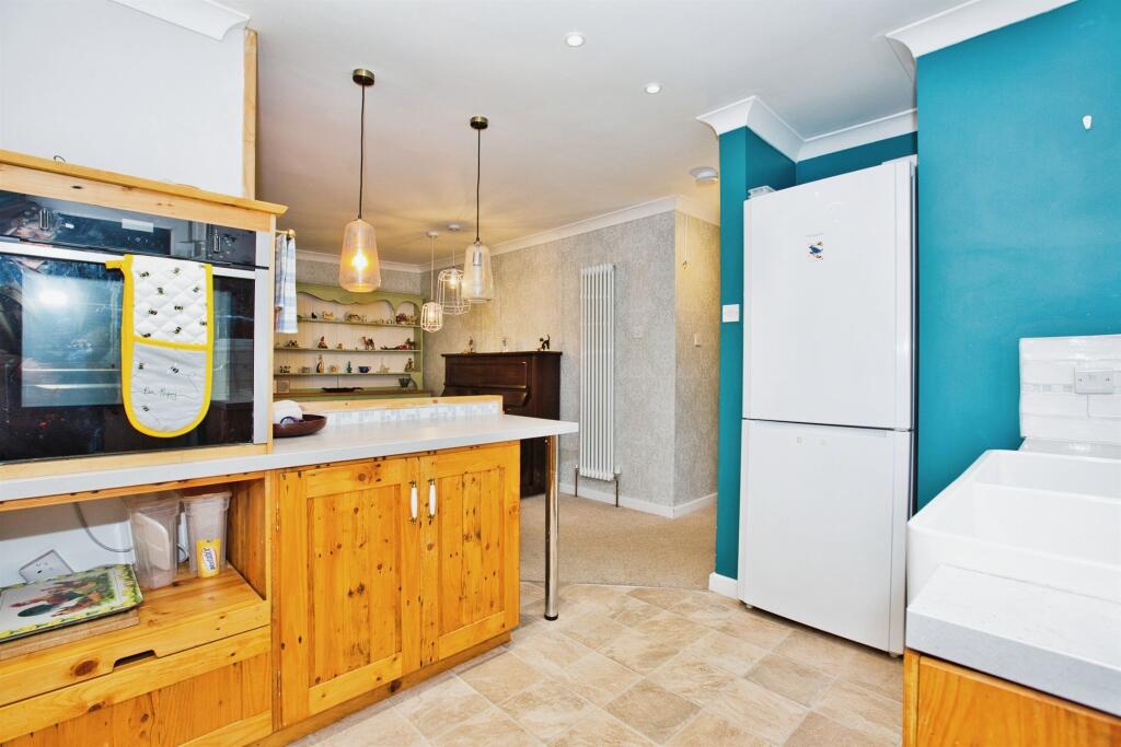 Additional image 7 of Willow Road, Yeovil