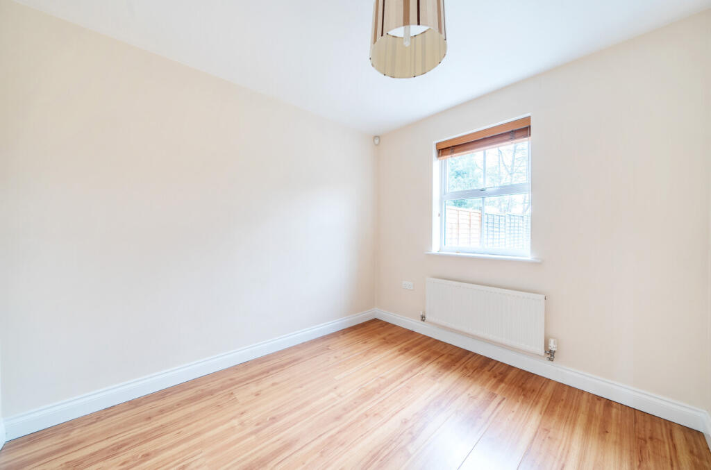 Additional image 11 of Sparkes Close, Bromley, BR2