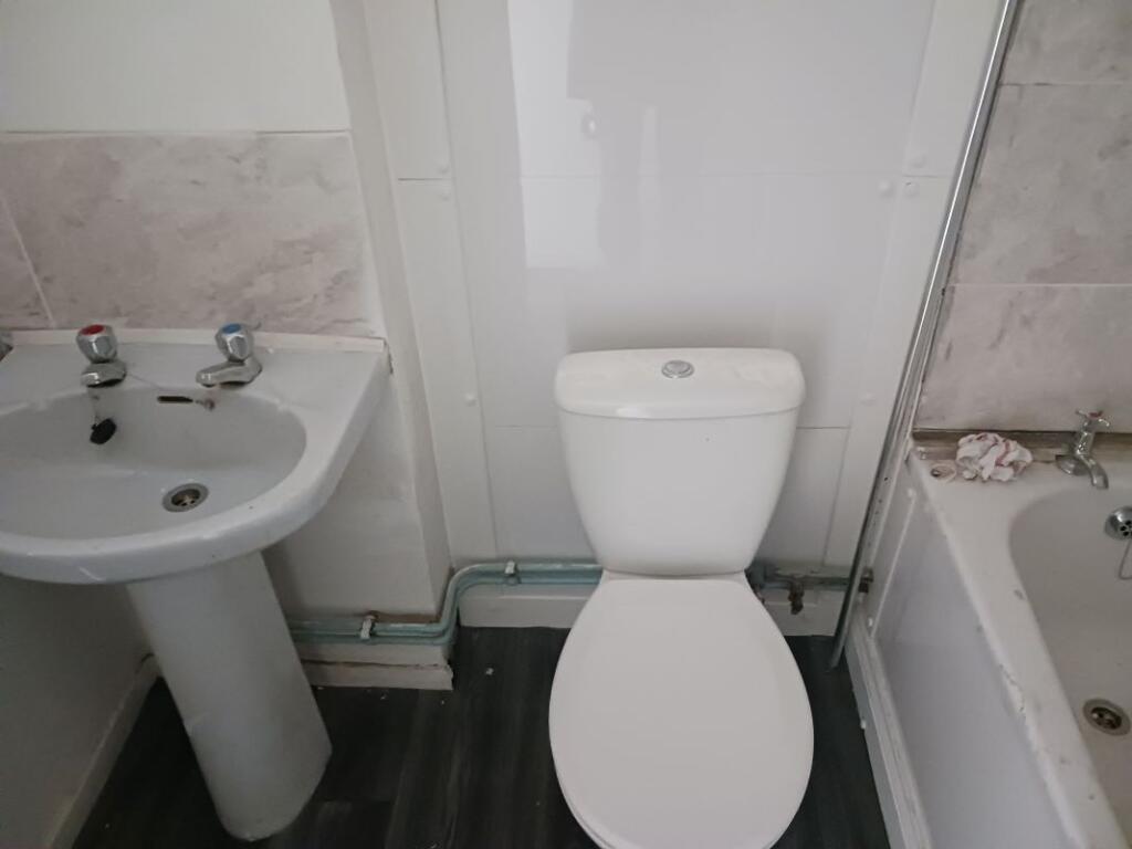 Additional image 11 of Flat 9 Holland House, Great Hampton Row, Birmingham, West Midlands, B19 3JJ