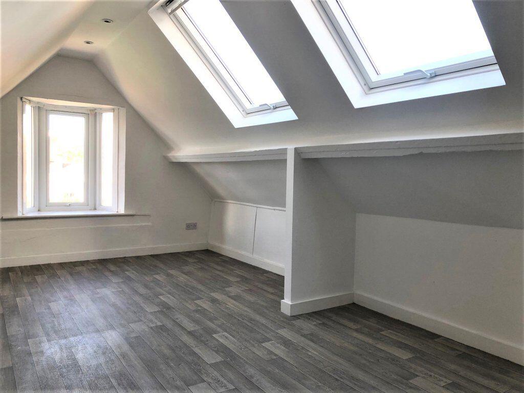 Additional image 2 of York Avenue - P1070