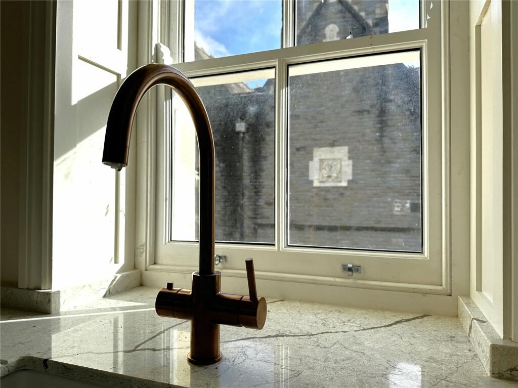 Additional image 4 of Park Place, Cardiff, CF10