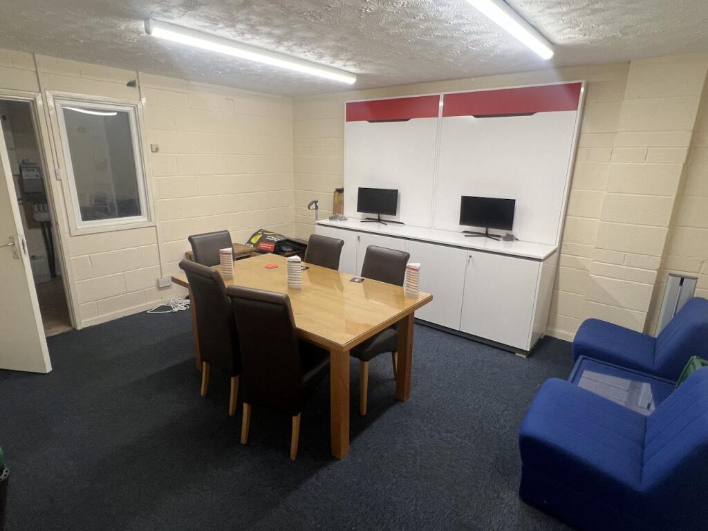 Additional image 4 of Unit 6, Young Street Industrial Estate, Bradford, BD8 9RE