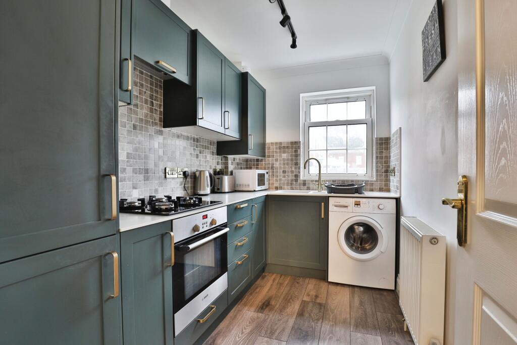 Additional image 4 of 9 Atkinson Close, New Milton, BH25