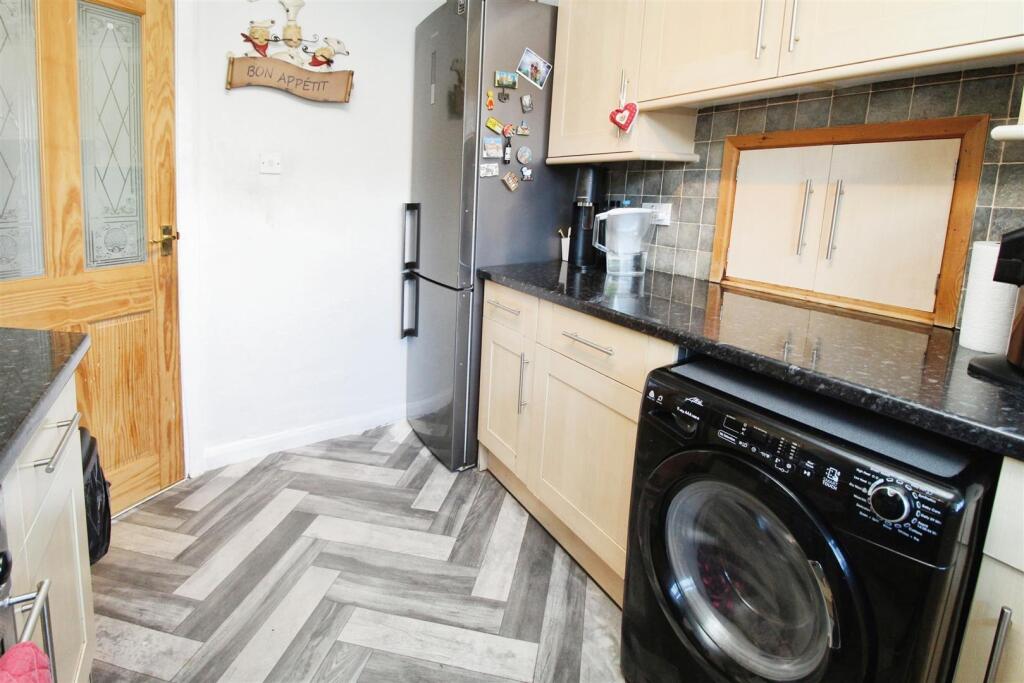 Additional image 8 of Gregory Crescent, Bradford, BD7 4PG